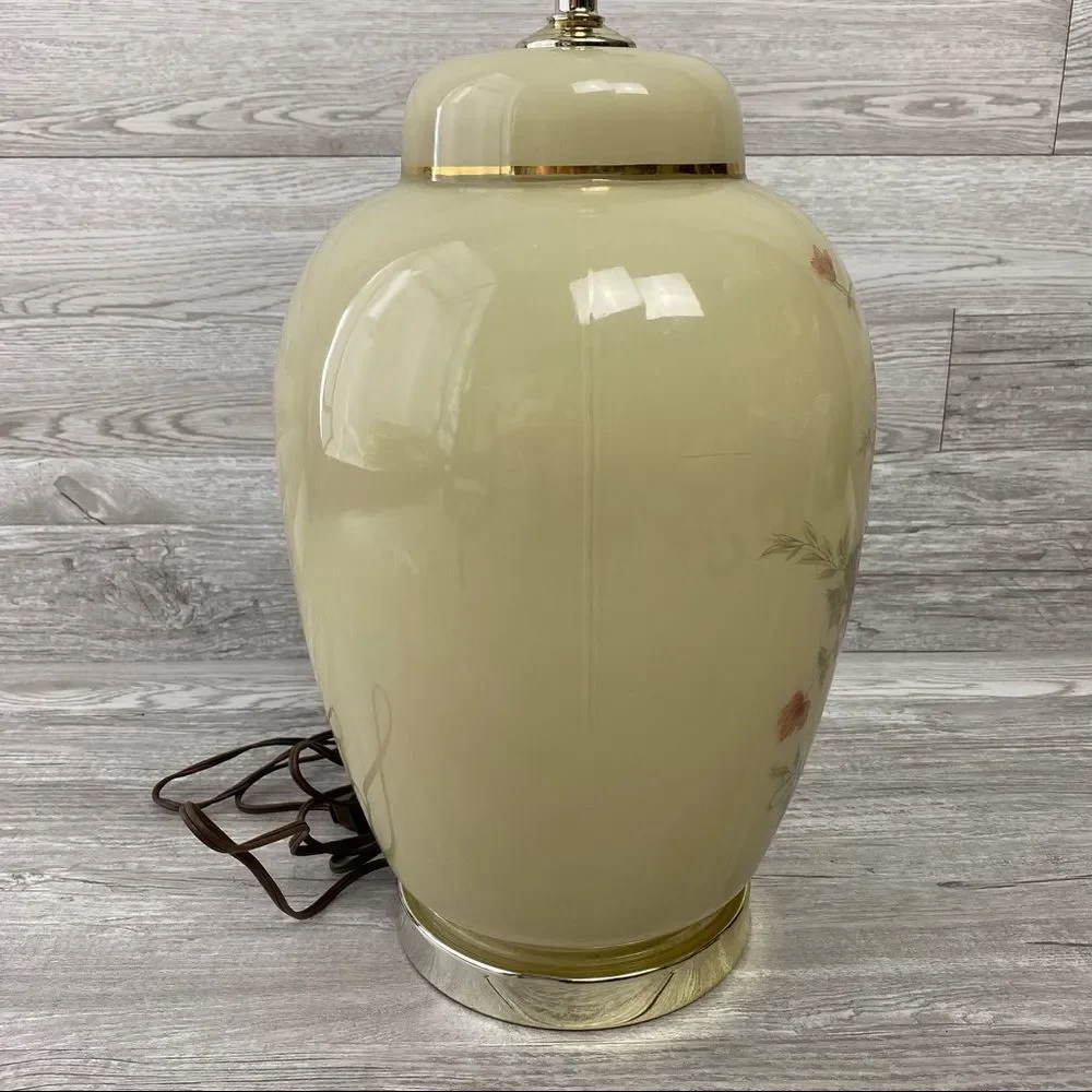 Vintage Glass Porcelain Floral Vase Glass Ginger jar Oriental Style Tabl…